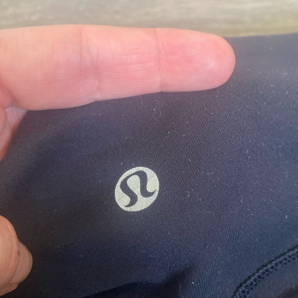 Lululemon Wunder Under Crop Mid rise size 6 - Picture 5 of 6